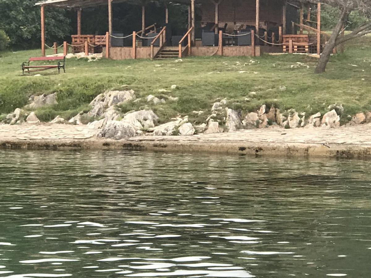 Hotel Livadic & Restaurant Лижнян Экстерьер фото