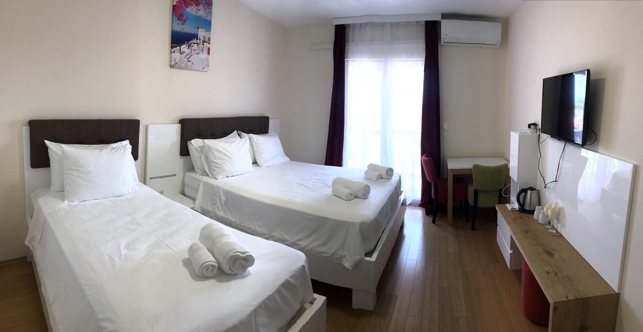 Hotel Livadic & Restaurant Лижнян Экстерьер фото